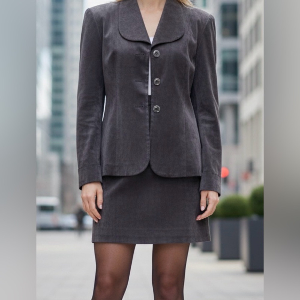 Vintage Elegant Grey Jacket with matching skirt.